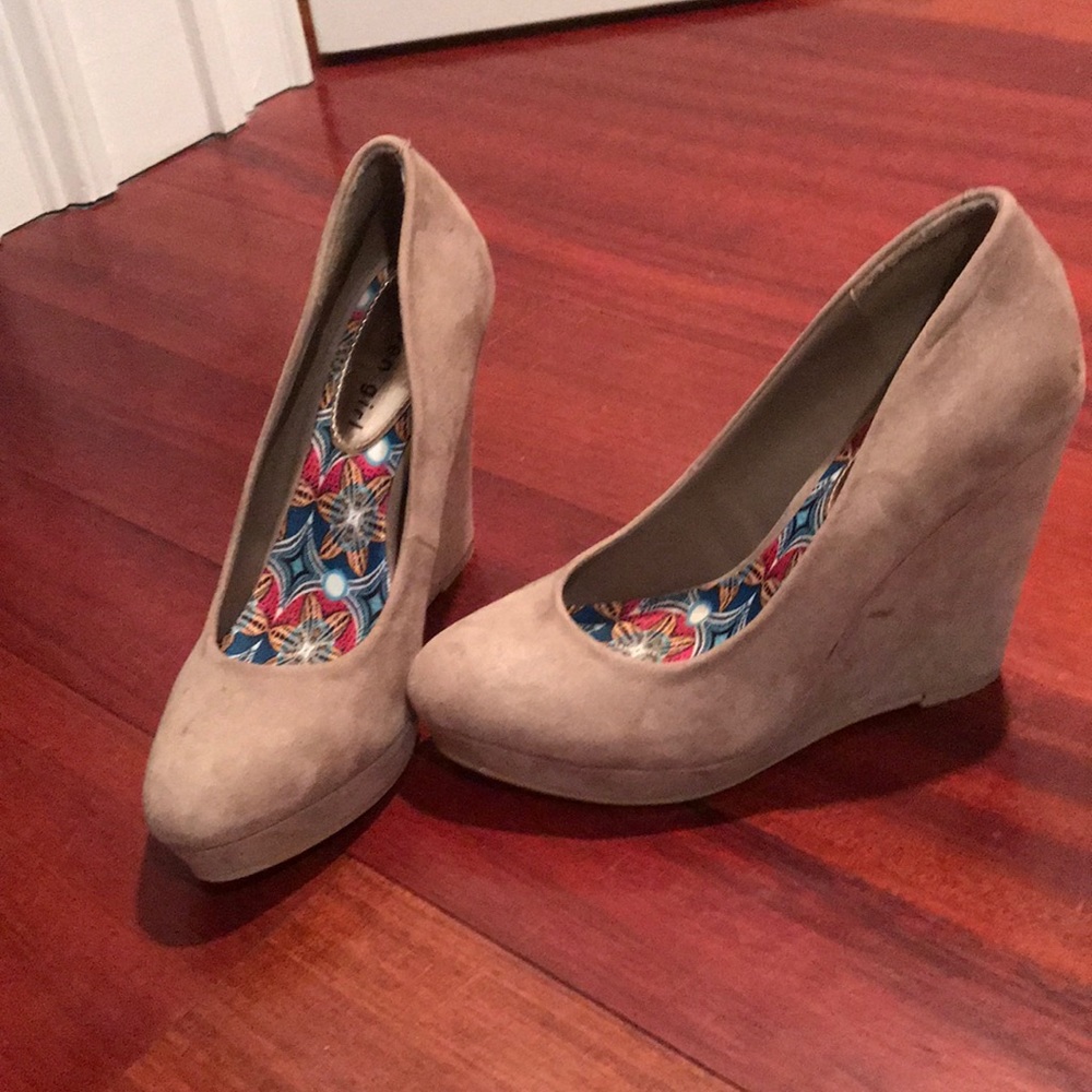 Madden girl wedges
